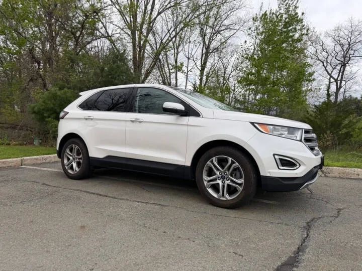 Used 2016 Ford Edge Titanium w/ Equipment Group 302A AWD/4WD image 4