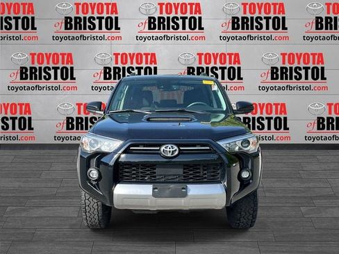 Used 2022 Toyota 4Runner TRD Off-Road AWD/4WD image 9