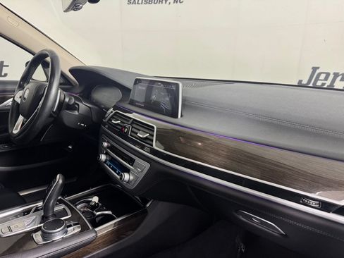 Used 2020 BMW 740i xDrive w/ Cold Weather Package AWD/4WD image 33