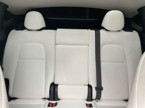 Used 2024 Tesla Model Y Performance image 36