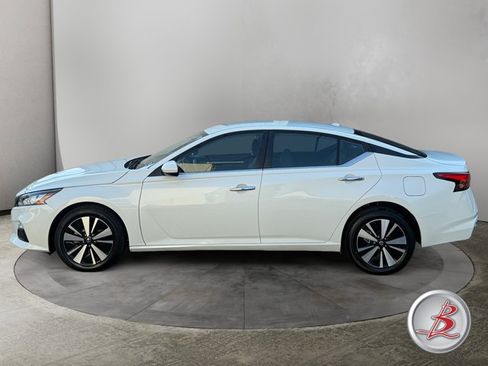 Used 2022 Nissan Altima 2.5 SV AWD/4WD image 4