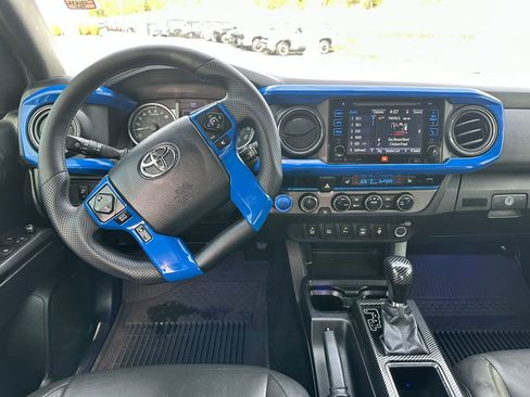 Used 2017 Toyota Tacoma TRD Off-Road image 15