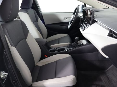 Used 2025 Toyota Corolla LE FWD image 18
