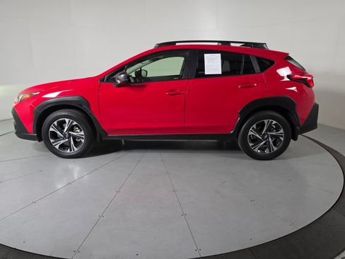 Used 2024 Subaru Crosstrek 2.0i Premium AWD/4WD image 2