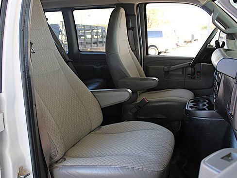 Used 2020 Chevrolet Express 3500 LS image 15