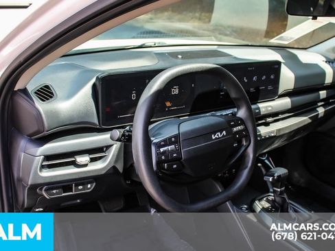 Used 2025 Kia K4 FWD image 32