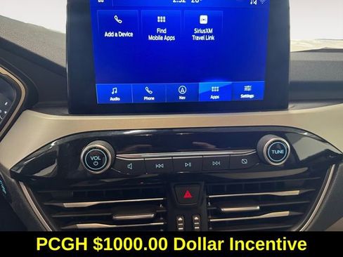 Used 2020 Ford Escape SE image 12