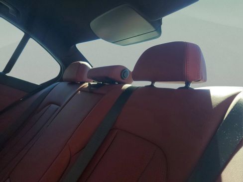 Used 2025 BMW 330i Sedan w/ M Sport Package image 10