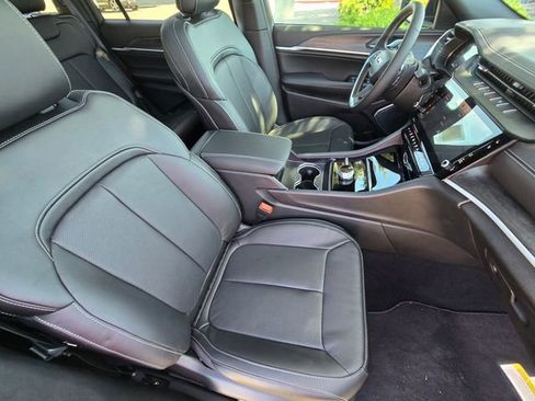 New 2026 Jeep Grand Cherokee L Limited AWD/4WD image 26