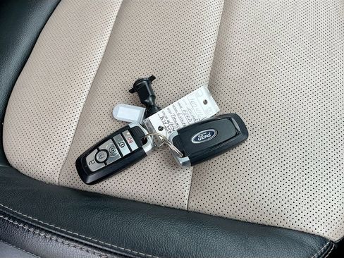 Used 2022 Ford Escape Titanium w/ Titanium Elite Package image 34