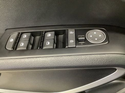 Certified 2023 Kia Soul LX image 18