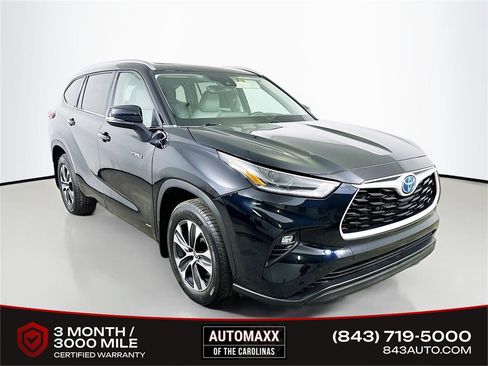 Used 2021 Toyota Highlander XLE image 1