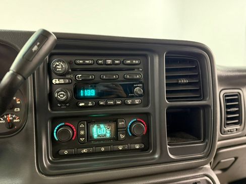 Used 2003 Chevrolet Avalanche 4x4 w/ Suspension Package, Off-Road image 42