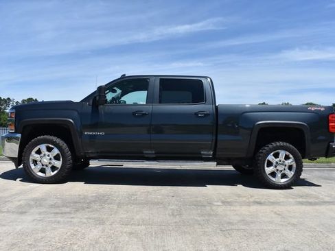 Used 2017 Chevrolet Silverado 2500 LT AWD/4WD image 7