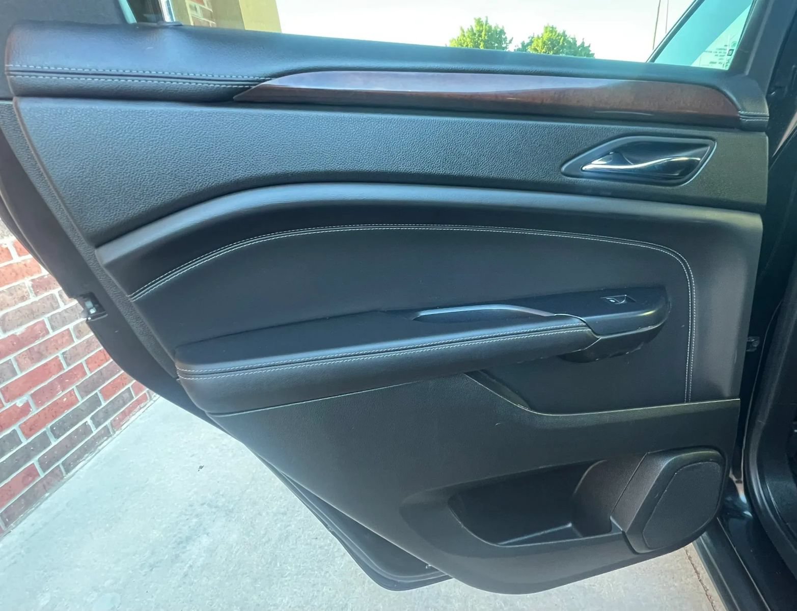 Used 2014 Cadillac SRX Luxury w/ Driver Awareness Package FWD image 28