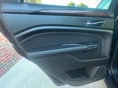 Used 2014 Cadillac SRX Luxury w/ Driver Awareness Package FWD image 28