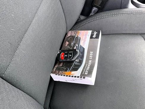 Certified 2021 Jeep Wrangler Unlimited Willys image 10