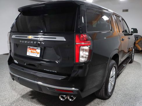 Used 2021 Chevrolet Suburban Premier w/ Premium Package image 7