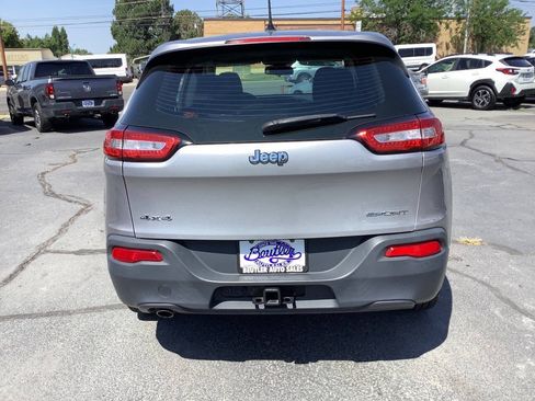 Used 2017 Jeep Cherokee Sport w/ Trailer Tow Group AWD/4WD image 13