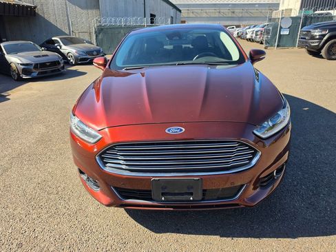 Used 2015 Ford Fusion SE w/ Equipment Group 502A FWD image 2
