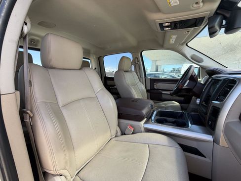 Used 2018 RAM 1500 Laramie AWD/4WD image 18