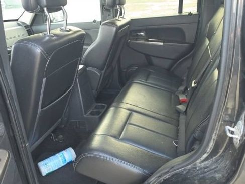 Used 2011 Jeep Liberty Limited Jet w/ Exterior Appearance Group AWD/4WD image 8