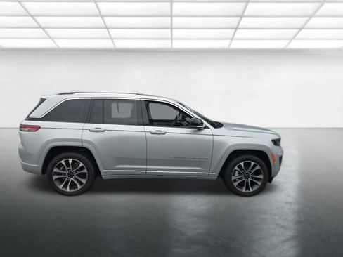 Used 2022 Jeep Grand Cherokee Overland w/ Adv Protech Group III AWD/4WD image 3
