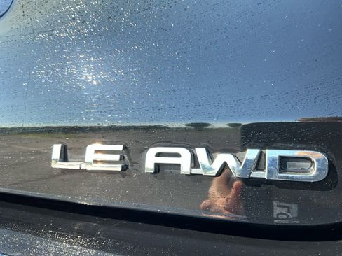 Used 2023 Toyota Highlander LE AWD/4WD image 18