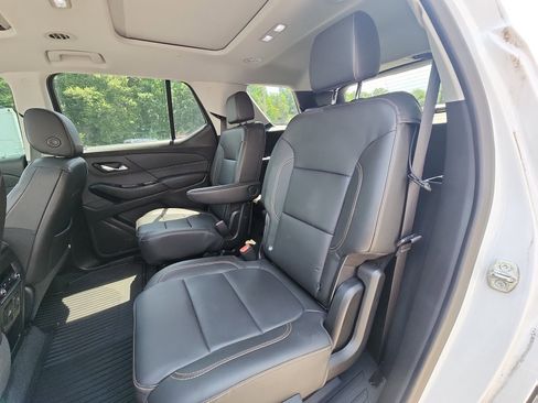 Used 2021 Chevrolet Traverse LT w/ LT Premium Package FWD image 19