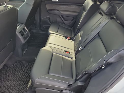 Used 2023 Volkswagen Atlas Cross Sport SEL image 14