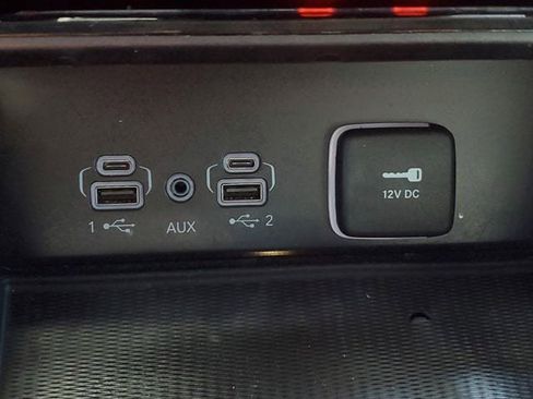 Used 2022 Jeep Grand Cherokee Limited w/ Luxury Tech Group II image 34