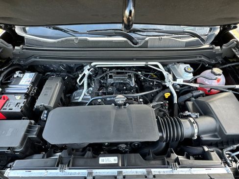 Used 2026 GMC Canyon Denali AWD/4WD image 8