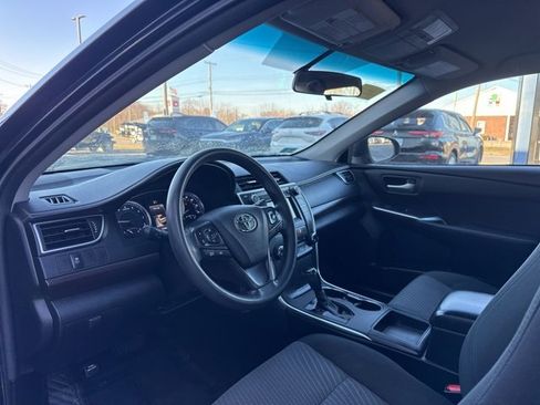Used 2017 Toyota Camry LE image 9
