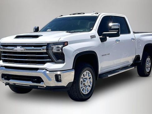 Used 2026 Chevrolet Silverado 2500 LTZ AWD/4WD image 2