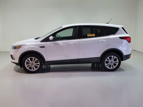 Used 2019 Ford Escape SE image 12