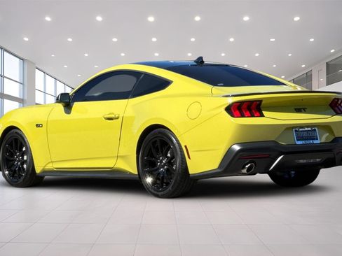 Used 2025 Ford Mustang GT Premium RWD image 6