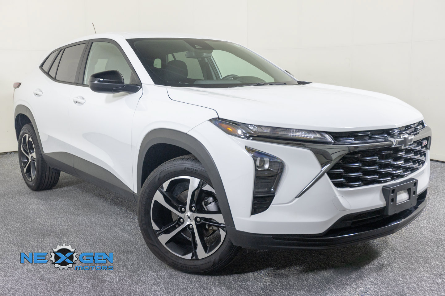 Used 2025 Chevrolet Trax RS w/ Driver Confidence Package FWD image 1