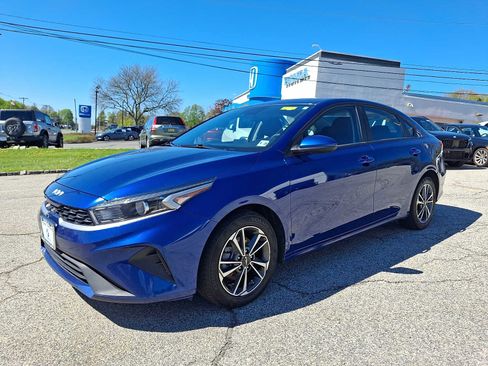 Used 2023 Kia Forte LXS FWD image 3