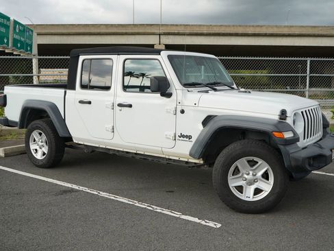 Used 2020 Jeep Gladiator Sport w/ Quick Order Package 24S image 5