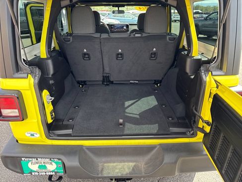 Used 2024 Jeep Wrangler Unlimited Sport AWD/4WD image 21