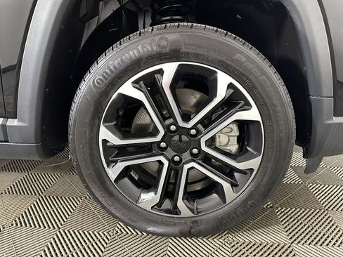 Used 2023 Jeep Compass Limited image 31