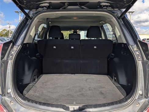 Used 2018 Toyota RAV4 XLE image 12