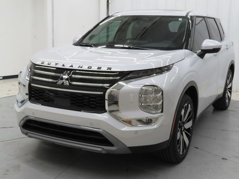 New 2026 Mitsubishi Outlander SE AWD/4WD image 7