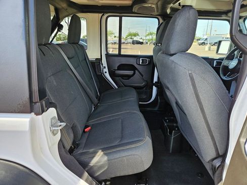 Used 2025 Jeep Wrangler Unlimited Sport AWD/4WD image 25