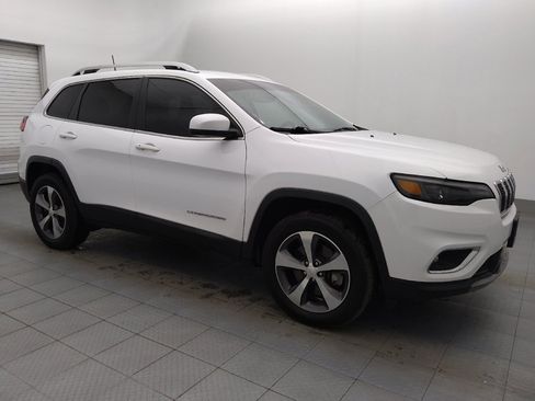 Used 2019 Jeep Cherokee Limited image 11