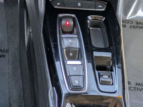 Used 2022 Chevrolet Bolt EUV Premier w/ Sun & Sound Package image 20