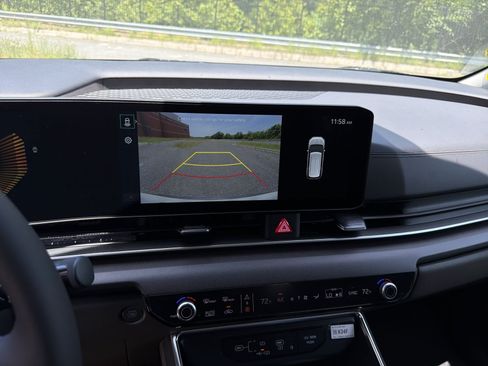 New 2026 Kia Carnival EX FWD image 41