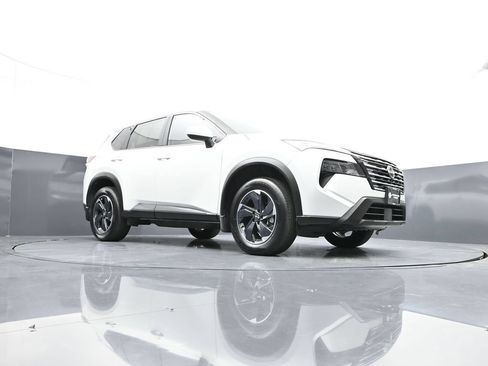 Certified 2026 Nissan Rogue SV AWD/4WD image 48