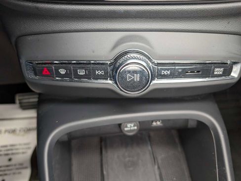 Used 2021 Volvo XC40 T5 R-Design w/ Advanced Package image 32