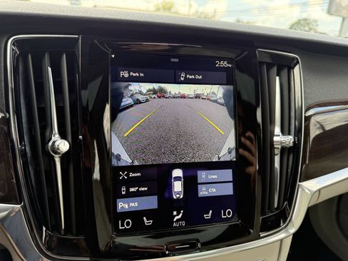 Used 2017 Volvo S90 T6 Momentum w/ Vision Package image 20